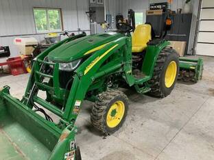 2017 John Deere 3046R