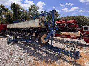 2010 Kinze 3600