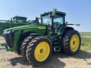2022 John Deere 8R 370