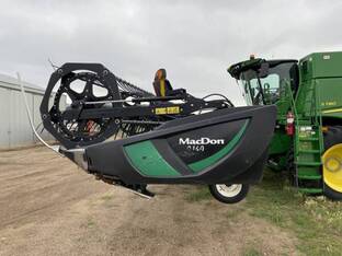 2018 MacDon Industries D140