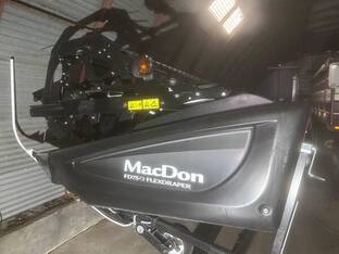 2015 MacDon Industries FD75