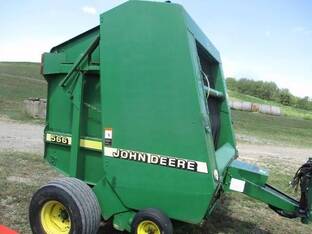 2000 John Deere 566
