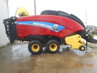2013 New Holland BIG BALER 330