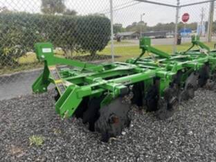 2023 John Deere TM1048L