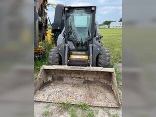 2017 New Holland L228