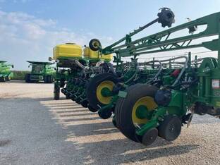 2022 John Deere 1775NT