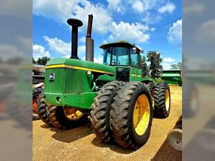 1975 John Deere 8630