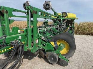 2018 John Deere 1775NT