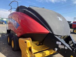 2016 New Holland BIG BALER 340