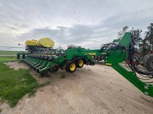 2025 John Deere DB66