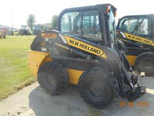 2017 New Holland L220