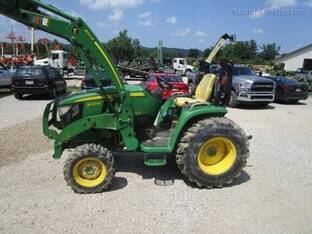 2019 John Deere 3033R