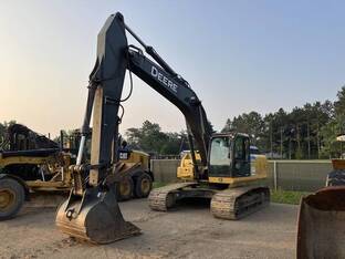 2020 John Deere 250G LC