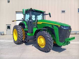 2024 John Deere 8R 250