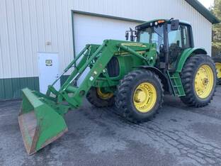 2004 John Deere 7520