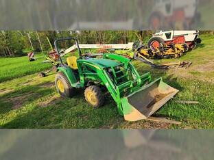 John Deere 4200
