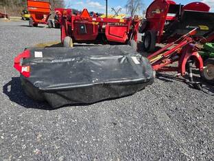 2011 New Holland H6740