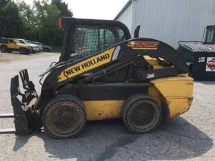 2012 New Holland L225