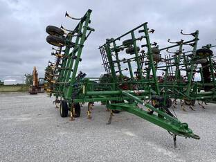 2015 John Deere 2210