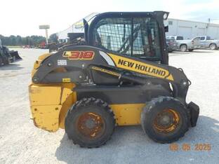 2021 New Holland L318