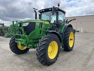 2022 John Deere 6R 215