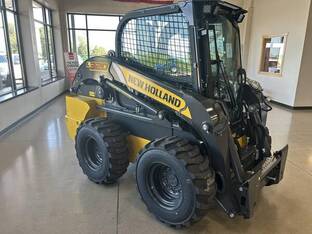 2025 New Holland L320