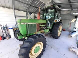 John Deere 4230