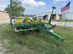 John Deere 7000