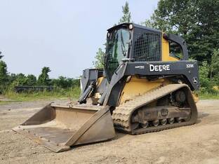 2015 John Deere 329E