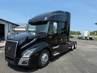 2020 Volvo VNL64T760