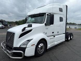 2022 Volvo VNL64T760