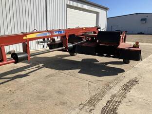 2011 New Holland H7460