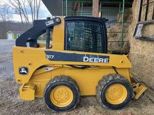 John Deere 317