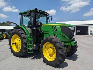 2015 John Deere 6215R