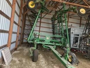 2007 John Deere 2210