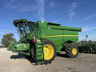 2023 John Deere S780