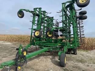 2013 John Deere 2210