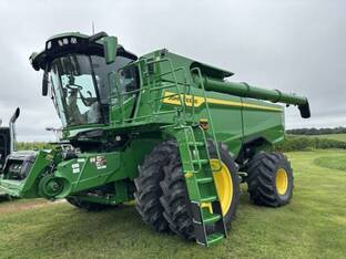 2025 John Deere S7 700