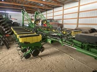 2003 John Deere 1770