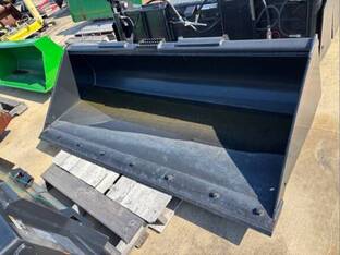 John Deere 84 CONSTRUCTION BUCKET