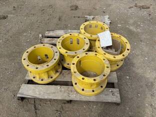 2000 John Deere R193201 HUB EXTENSIONS