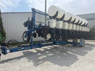 2003 Kinze 3600