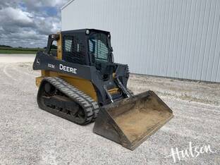 2017 John Deere 323E