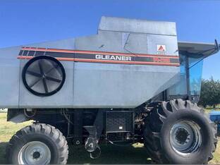 1997 Gleaner R62