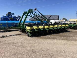 2002 John Deere 1770