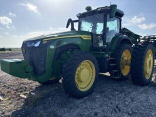 2023 John Deere 8R 410
