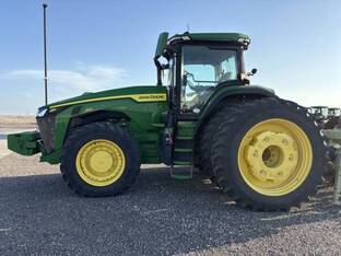 2023 John Deere 8R 340