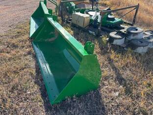 2024 John Deere Global bucket w/ Grapple Bracket
