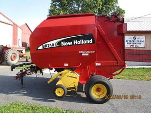 2004 New Holland BR740