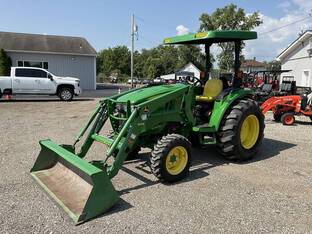 2017 John Deere 4052M